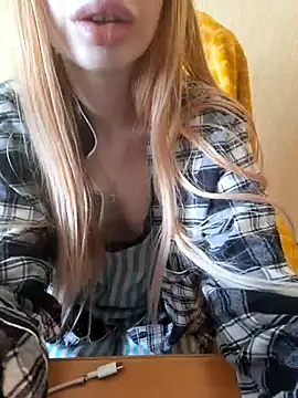 Elza kom online show from 02/15/26, 04:42