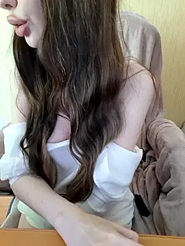 Snapshot of Elza_kom chatting on 06/06/26, 02:38 Elza kom online show from 06/06/26, 02:38