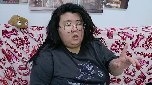 Nadine asian online show from 12/16/25, 04:06