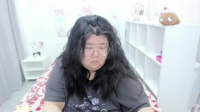 Nadine asian online show from 04/30/26, 03:02