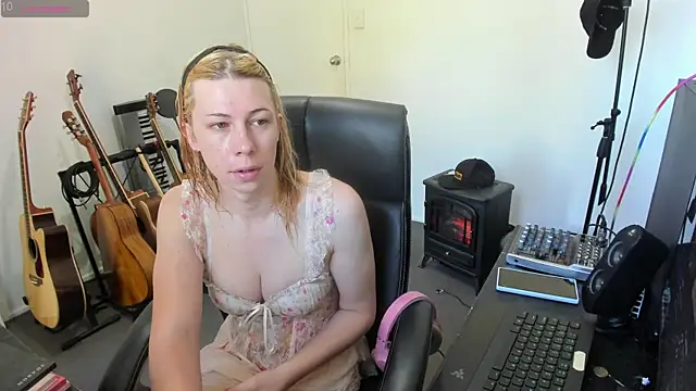 Ts-lucy-lux online show from 09/10/25, 09:59