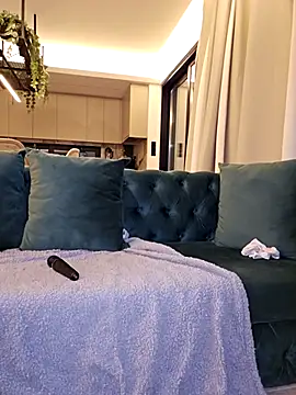 Laurahorney xo online show from 02/24/25, 09:52