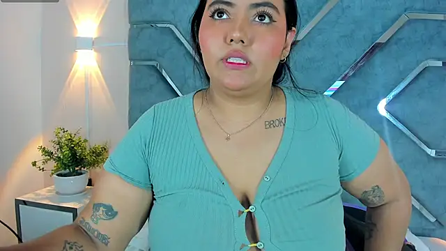 LucciaPorter online show from 06/30/26, 03:13
