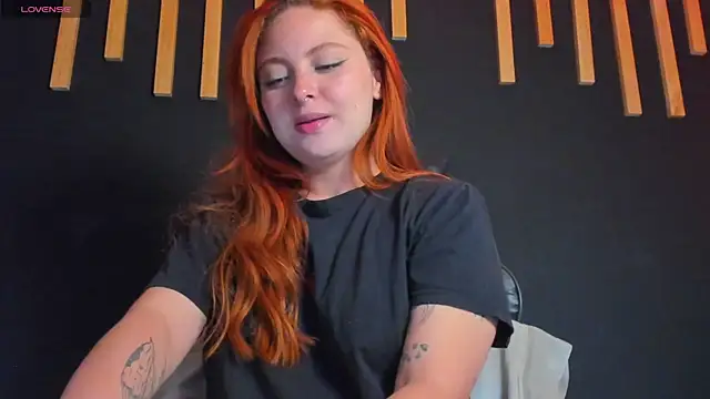 izyzys baker online show from 11/08/25, 01:39