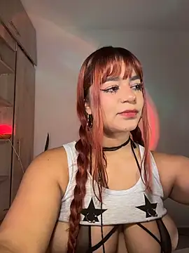 Snapshot of RavenM8 chatting on 10/25/25, 02:19 RavenM8 online show from 10/25/25, 02:19