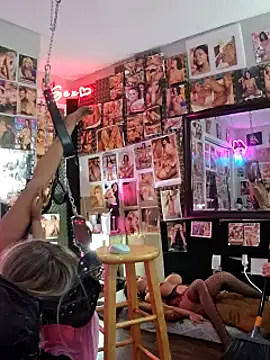 luvs2cumm69 online show from 12/16/24, 12:48