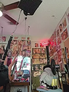 Snapshot of luvs2cumm69 chatting on 06/23/26, 03:10 luvs2cumm69 online show from 06/23/26, 03:10