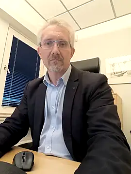 tom-swede online show from 10/30/25, 04:08