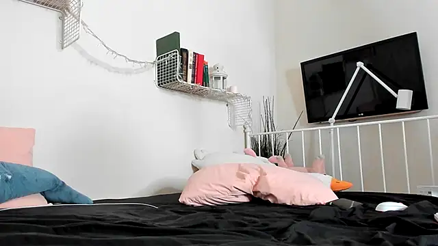 NeonShine online show from 11/20/25, 04:34