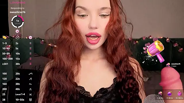 PrettyLilie online show from 12/20/25, 12:12