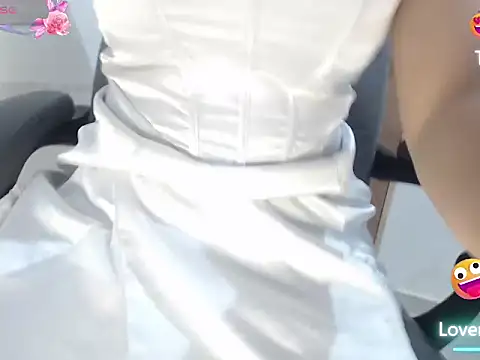 Snapshot of sweettmiah chatting on 11/18/25, 03:38 sweettmiah online show from 11/18/25, 03:38