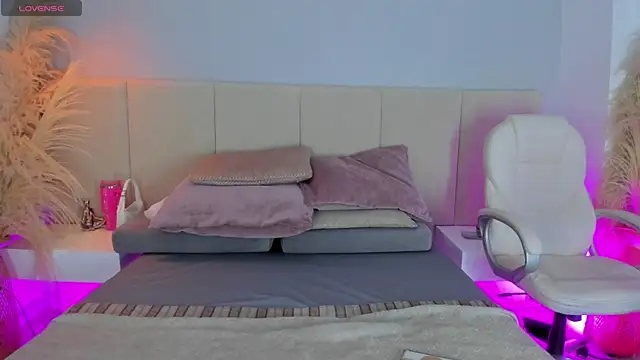 sofia pamela online show from 12/04/25, 07:44