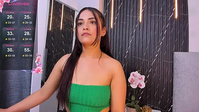 Snapshot of katrina_kaif_x chatting on 02/11/25, 07:27 katrina kaif x online show from 02/11/25, 07:27