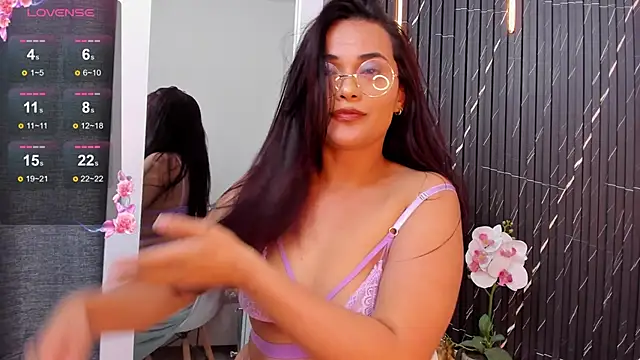 Snapshot of katrina_kaif_x chatting on 02/18/25, 10:47 katrina kaif x online show from 02/18/25, 10:47