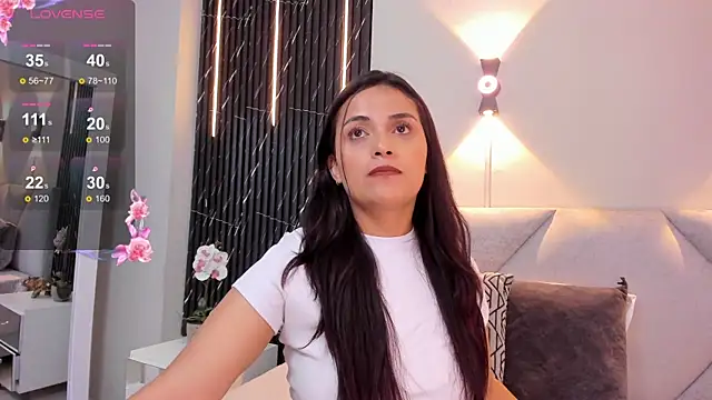 Snapshot of katrina_kaif_x chatting on 03/10/25, 07:18 katrina kaif x online show from 03/10/25, 07:18