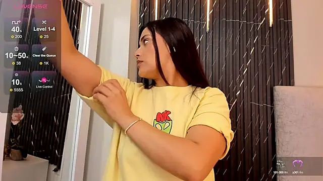 Snapshot of katrina_kaif_x chatting on 03/21/25, 07:02 katrina kaif x online show from 03/21/25, 07:02