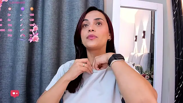 Snapshot of katrina_kaif_x chatting on 09/26/25, 06:56 katrina kaif x online show from 09/26/25, 06:56