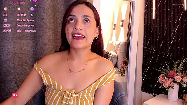 Snapshot of katrina_kaif_x chatting on 10/10/25, 07:24 katrina kaif x online show from 10/10/25, 07:24