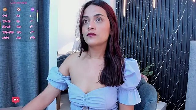 Snapshot of katrina_kaif_x chatting on 10/20/25, 07:25 katrina kaif x online show from 10/20/25, 07:25