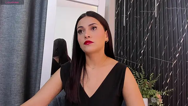 Snapshot of katrina_kaif_x chatting on 12/02/25, 07:09 katrina kaif x online show from 12/02/25, 07:09