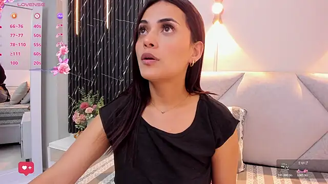 Snapshot of katrina_kaif_x chatting on 01/06/26, 07:17 katrina kaif x online show from 01/06/26, 07:17