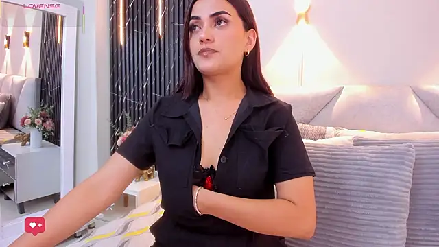 Snapshot of katrina_kaif_x chatting on 02/21/26, 07:15 katrina kaif x online show from 02/21/26, 07:15