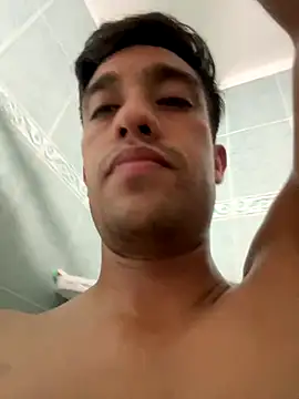 Snapshot of Magicerosxx69 chatting on 09/09/25, 04:45 Magicerosxx69 online show from 09/09/25, 04:45