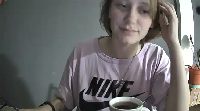 Snapshot of stupid_babybird chatting on 03/09/25, 08:18 stupid babybird online show from 03/09/25, 08:18