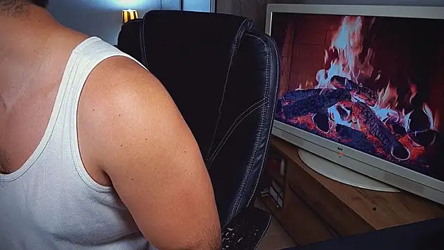 officeman7 online show from 01/04/25, 08:27