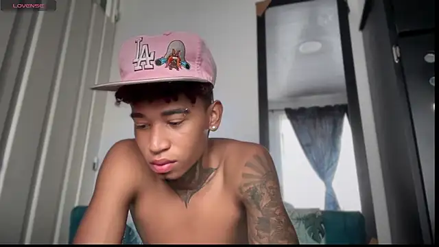 sexy blacks  online show from 11/20/25, 12:05