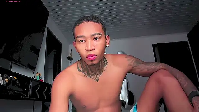 Snapshot of sexy_blacks_ chatting on 06/17/26, 11:45 sexy blacks online show from 06/17/26, 11:45