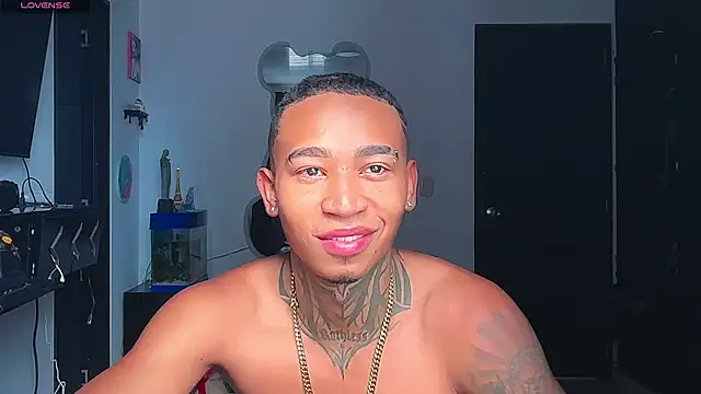 Snapshot of sexy_blacks_ chatting on 08/01/26, 01:10 sexy blacks online show from 08/01/26, 01:10