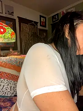 Snapshot of sexyasscougar chatting on 09/18/25, 07:32 sexyasscougar online show from 09/18/25, 07:32