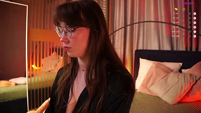 askaudrey  online show from 11/18/25, 03:05