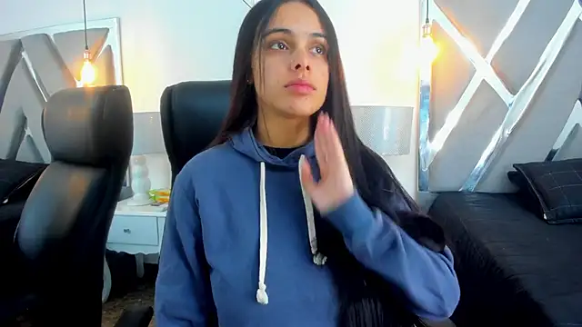 ChloeHarper  online show from 10/06/25, 01:08