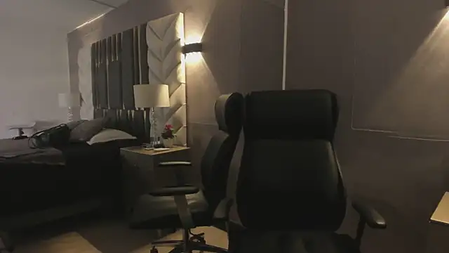 ChloeHarper  online show from 02/05/26, 11:37