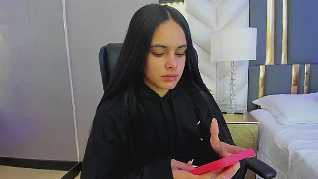 ChloeHarper  online show from 03/31/26, 11:43