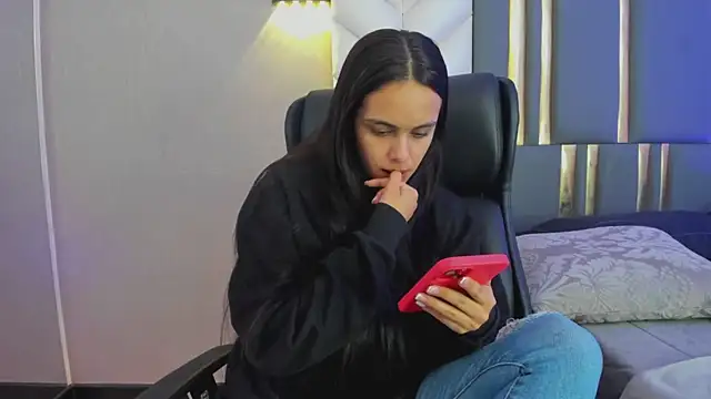 ChloeHarper  online show from 04/24/26, 11:56