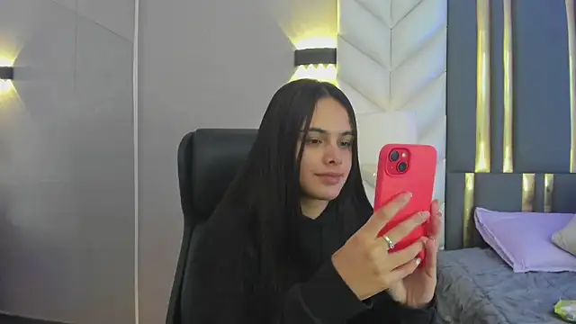 Snapshot of ChloeHarper_ chatting on 05/20/26, 11:49 ChloeHarper online show from 05/20/26, 11:49