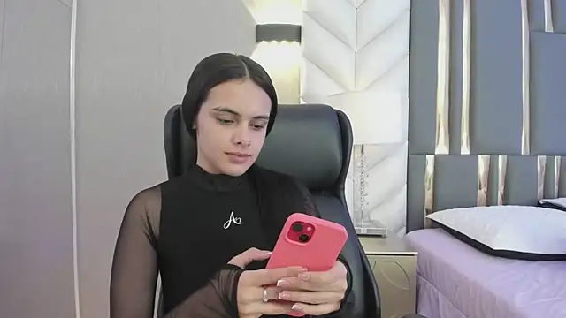 Snapshot of ChloeHarper_ chatting on 05/31/26, 12:12 ChloeHarper online show from 05/31/26, 12:12
