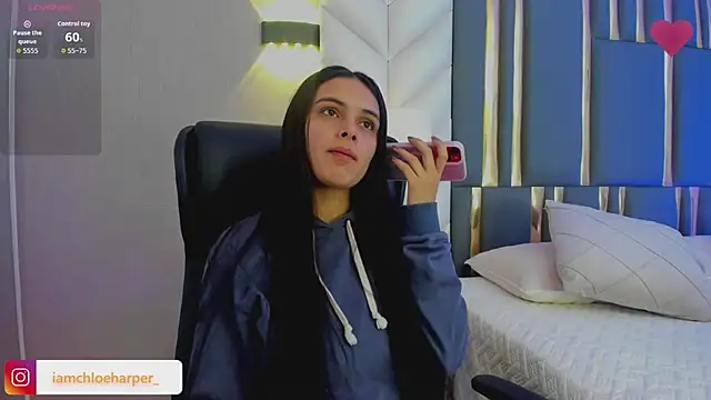 Snapshot of ChloeHarper_ chatting on 07/01/26, 11:45 ChloeHarper online show from 07/01/26, 11:45