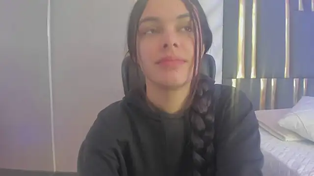 Snapshot of ChloeHarper_ chatting on 07/13/26, 11:46 ChloeHarper online show from 07/13/26, 11:46