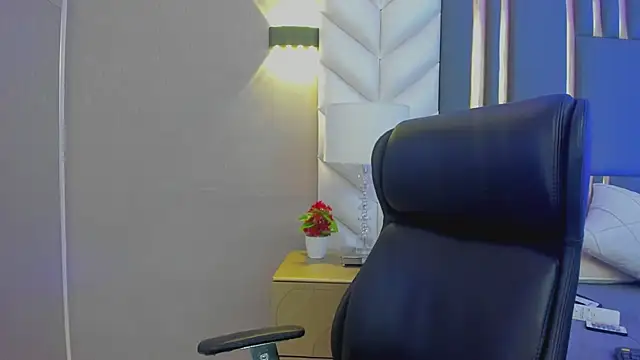 Snapshot of ChloeHarper_ chatting on 07/17/26, 11:50 ChloeHarper online show from 07/17/26, 11:50