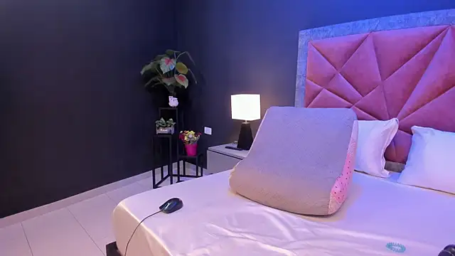 mia milff online show from 03/12/26, 07:31