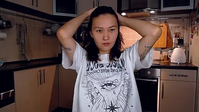 Kelly Yon online show from 09/23/25, 08:45