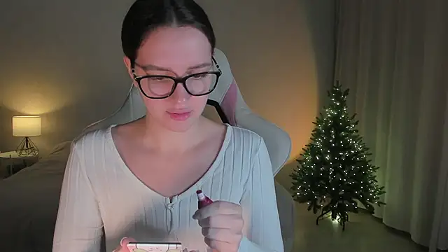 Snapshot of Sonia_moon_ chatting on 12/08/24, 01:13 Sonia moon  online show from 12/08/24, 01:13