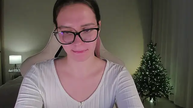 Snapshot of Sonia_moon_ chatting on 12/08/24, 04:14 Sonia moon  online show from 12/08/24, 04:14