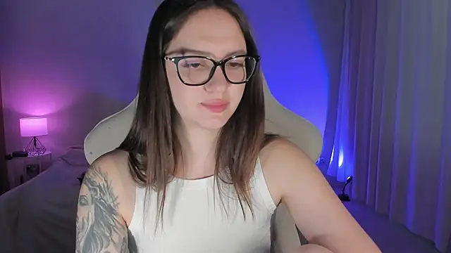 Snapshot of Sonia_moon_ chatting on 01/10/25, 04:44 Sonia moon  online show from 01/10/25, 04:44