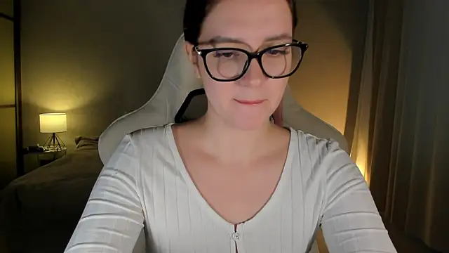 Snapshot of Sonia_moon_ chatting on 01/11/25, 04:27 Sonia moon  online show from 01/11/25, 04:27