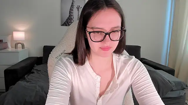 Snapshot of Sonia_moon_ chatting on 03/23/25, 05:32 Sonia moon  online show from 03/23/25, 05:32